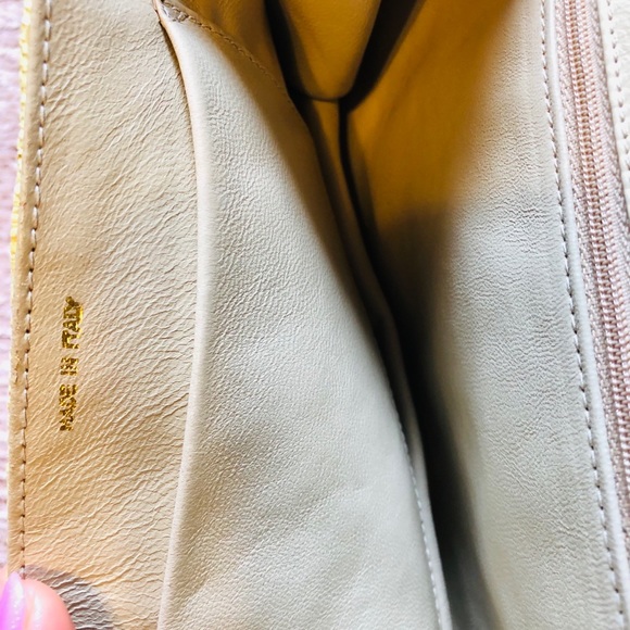 Authentic Chanel Vintage Yellow Straw Shoulder Bag - Picture 9 of 13